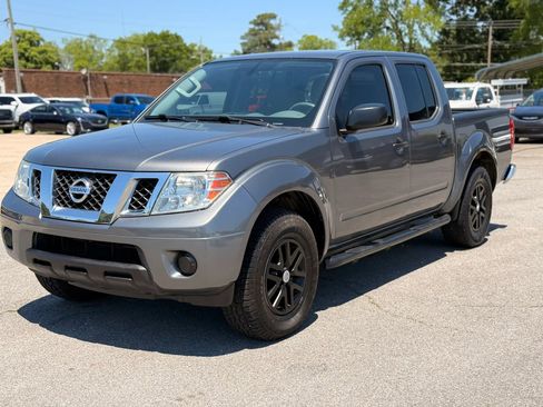 Used 2019 Nissan Frontier SV RWD image 7