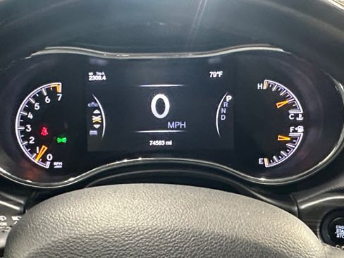 Used 2019 Jeep Grand Cherokee Laredo RWD image 20