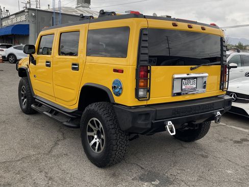 Used 2003 HUMMER H2 w/ Preferred Equipment Group image 7