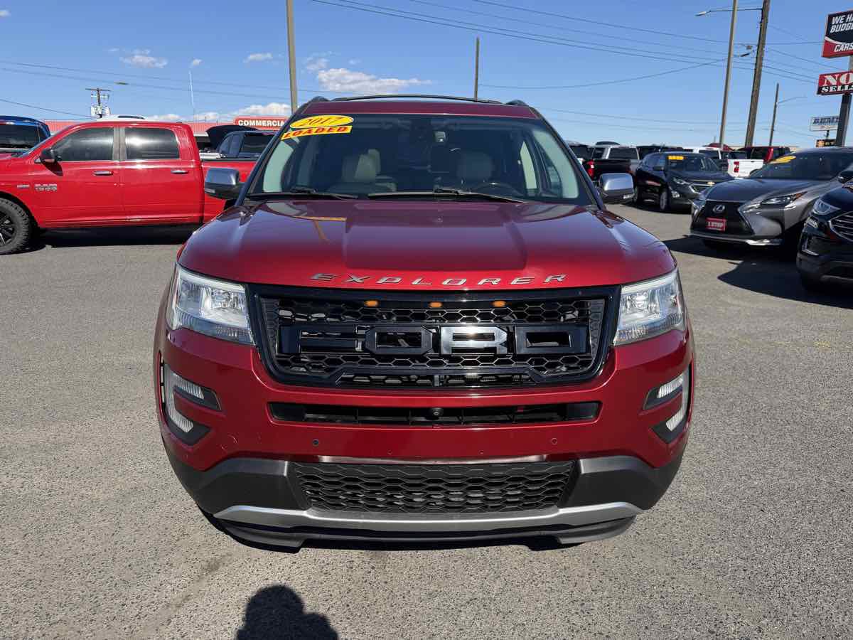 Used 2017 Ford Explorer Platinum AWD/4WD image 2