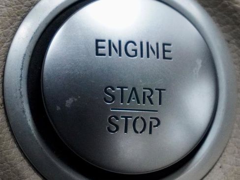 Used 2016 Mercedes-Benz C 300 4MATIC Sedan image 36