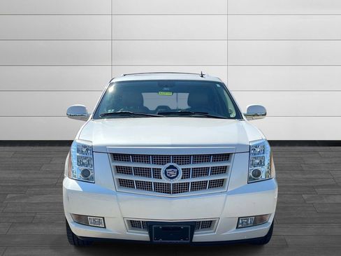 Used 2012 Cadillac Escalade Premium AWD/4WD image 8