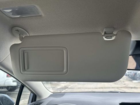 Used 2022 Toyota Corolla LE image 31