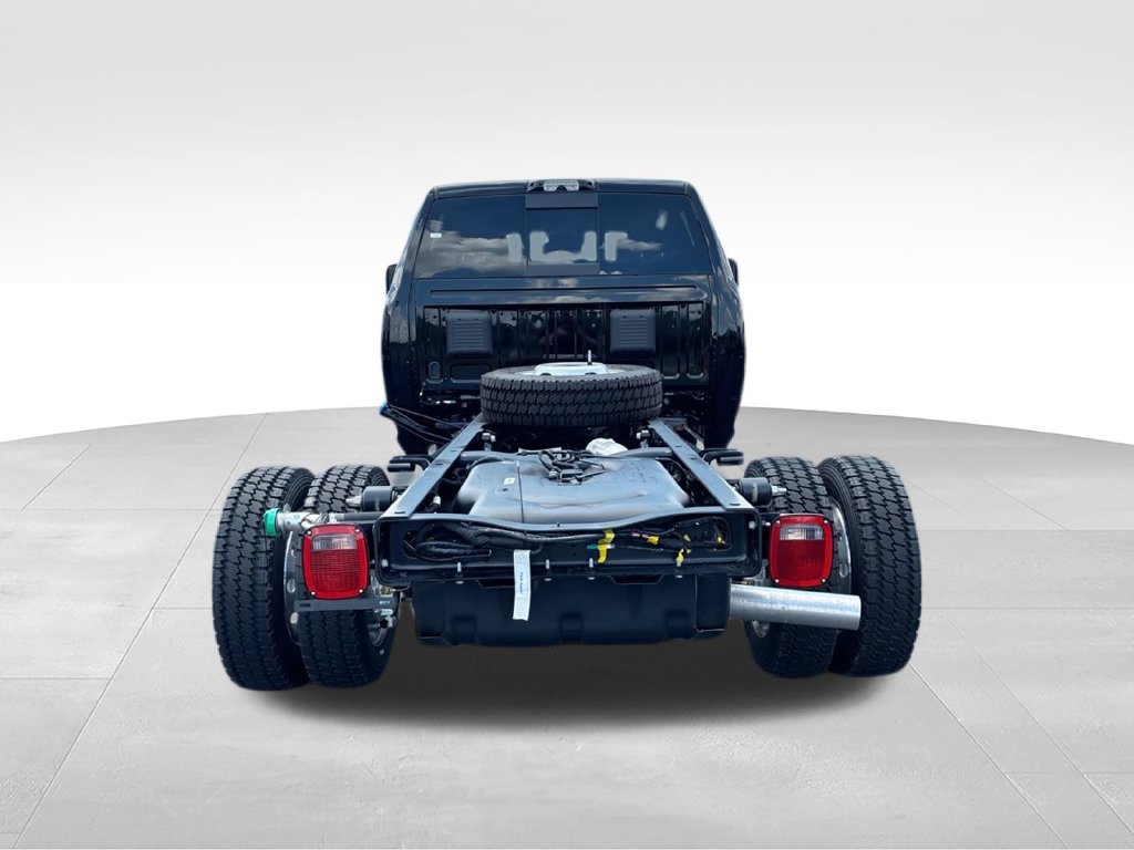 New 2026 RAM 4500 4x4 Crew Cab DRW w/ Laramie Trim Package image 7
