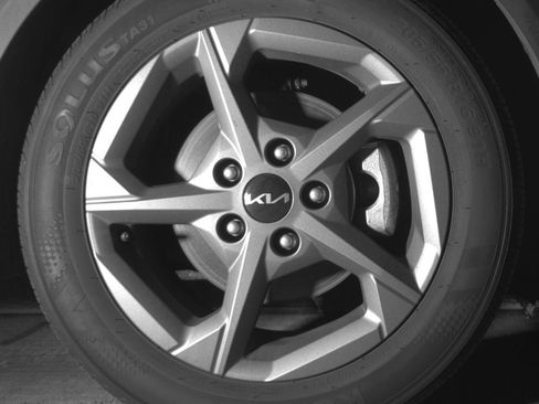 Used 2025 Kia K4 FWD image 13