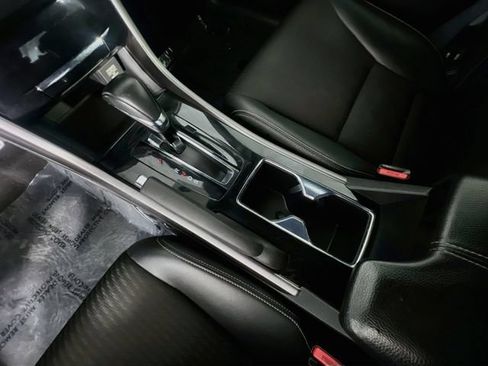 Used 2017 Honda Accord Sport image 25