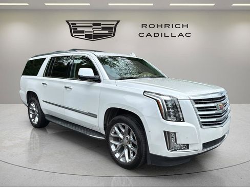 Used 2016 Cadillac Escalade ESV Platinum AWD/4WD image 4