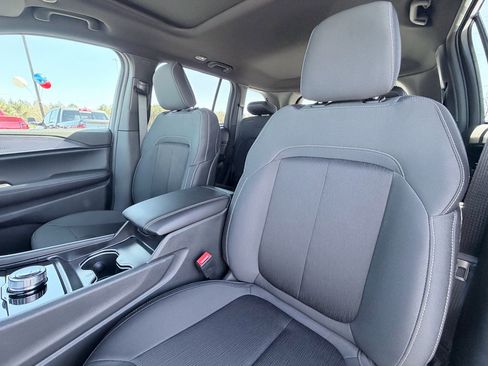 New 2026 Jeep Grand Cherokee Laredo X RWD image 23