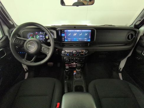 Certified 2024 Jeep Wrangler Unlimited Rubicon 4xe AWD/4WD image 17