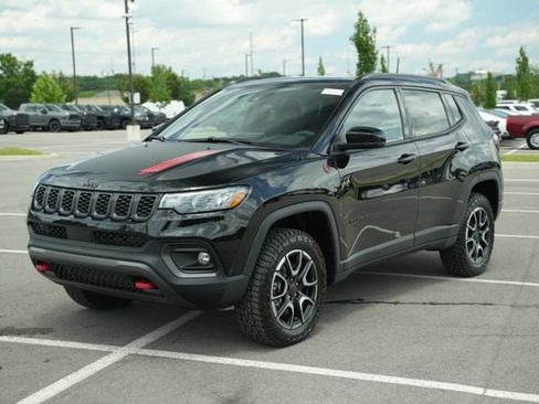 New 2026 Jeep Compass Trailhawk w/ Sun, Sound & Navigation Group AWD/4WD image 3