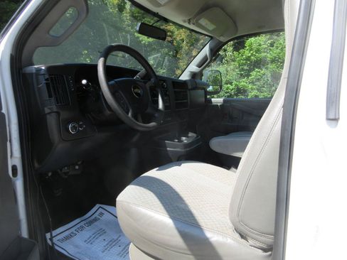 Used 2019 Chevrolet Express 2500 w/ Driver Convenience Package RWD image 39