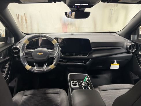 New 2026 Chevrolet Equinox LT w/ Safety and Technology Package AWD/4WD image 5