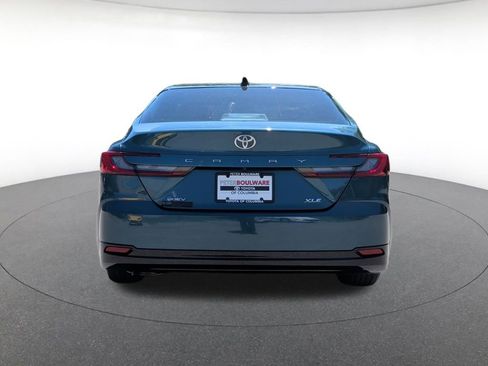 Used 2025 Toyota Camry XLE FWD image 5