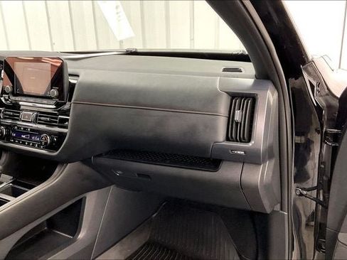 Used 2024 Nissan Pathfinder Rock Creek AWD/4WD image 17