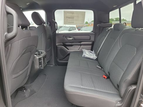 New 2026 RAM 1500 Express AWD/4WD image 9