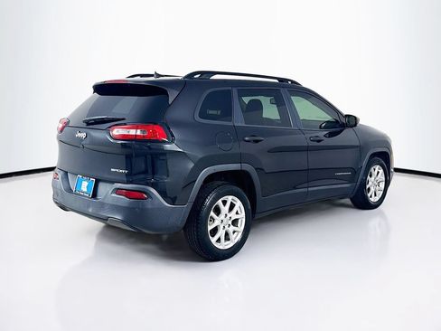Used 2016 Jeep Cherokee Sport FWD image 8