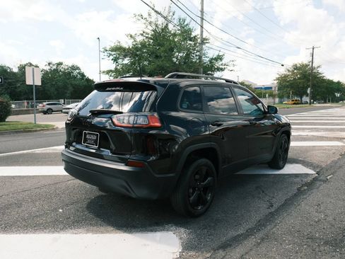 Used 2019 Jeep Cherokee Latitude Plus FWD image 5