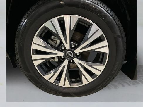 Used 2023 Nissan Rogue SV image 17