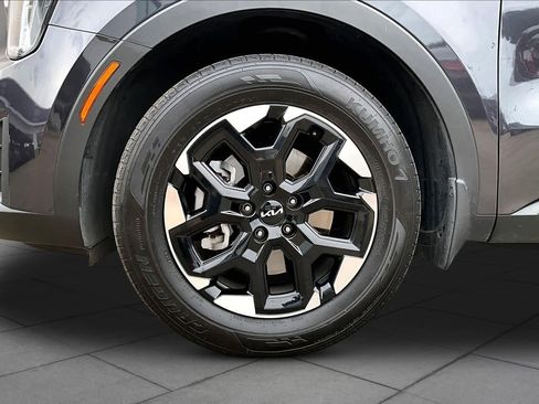 Used 2025 Kia Sorento S FWD image 11