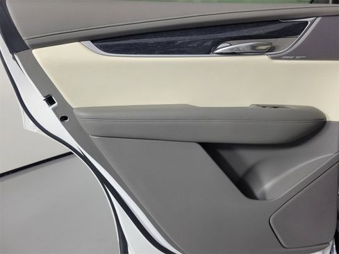 Certified 2023 Cadillac XT6 Premium Luxury w/ Technology Package image 15