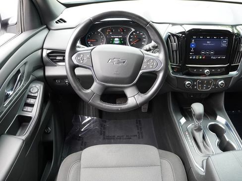 Certified 2022 Chevrolet Traverse LT w/ Midnight/Sport Edition AWD/4WD image 23