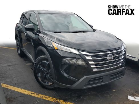 Used 2025 Nissan Rogue SV image 1