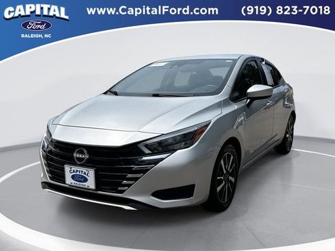 Used 2025 Nissan Versa SV FWD image 1