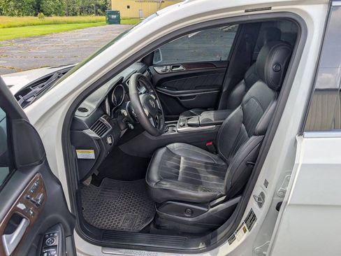 Used 2014 Mercedes-Benz GL 450 4MATIC image 22