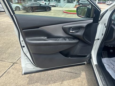 Used 2023 Nissan Murano SV w/ SV Midnight Edition Package FWD image 12