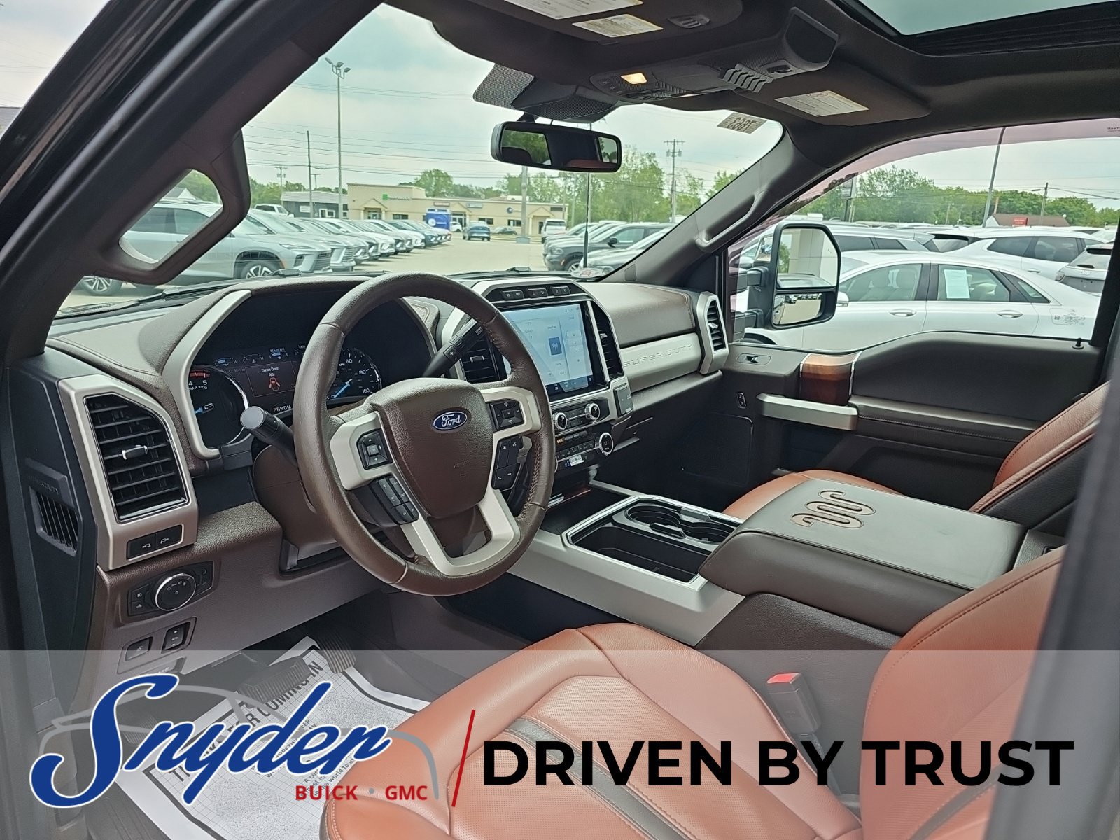 Used 2022 Ford F350 King Ranch w/ King Ranch Ultimate Package AWD/4WD image 12