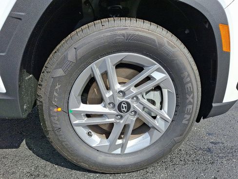 Certified 2025 Hyundai Tucson SE image 5