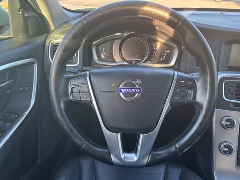 Used 2018 Volvo V60 T5 Dynamic w/ Vision Package image 49