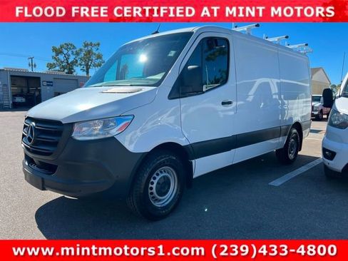 Used 2022 Mercedes-Benz Sprinter 1500 image 2