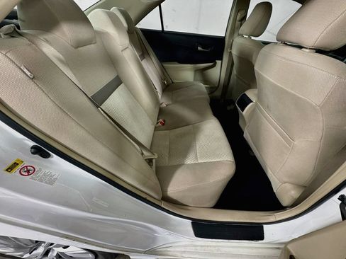 Used 2013 Toyota Camry LE FWD image 30