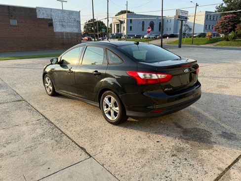 Used 2014 Ford Focus SE FWD image 9