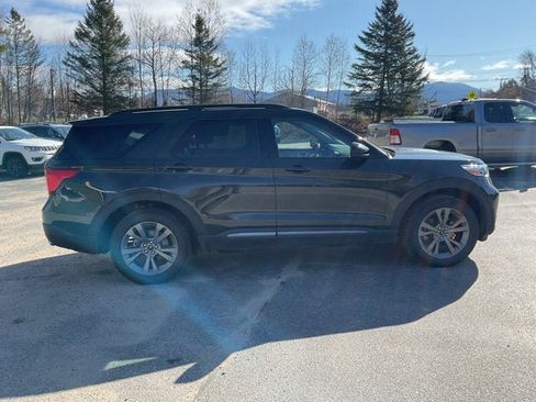 Certified 2022 Ford Explorer XLT w/ Equipment Group 202A AWD/4WD image 5