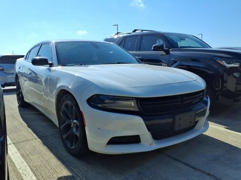 Used 2020 Dodge Charger SXT w/ Blacktop Package RWD image 1
