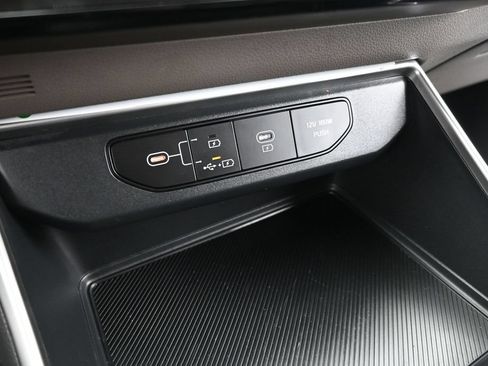 Used 2026 Kia Carnival FWD image 18