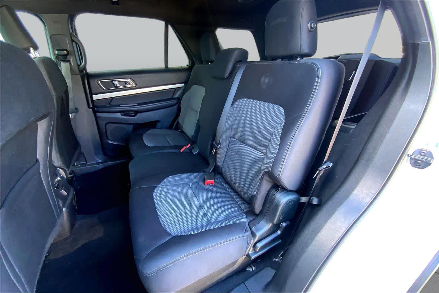 Used 2019 Ford Explorer XLT w/ Equipment Group 201A FWD image 20