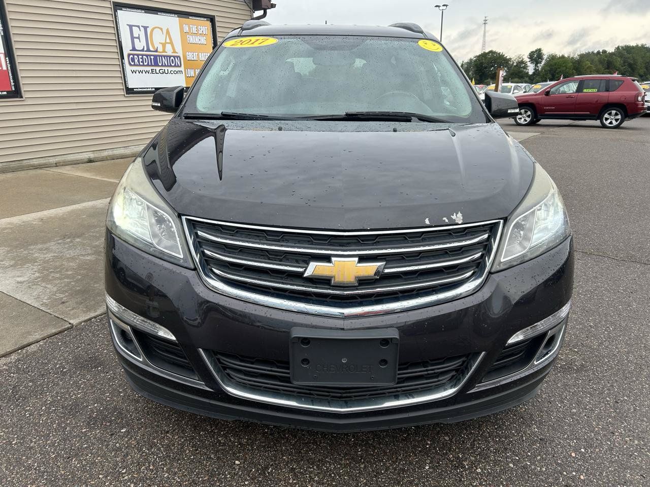 Used 2017 Chevrolet Traverse LT FWD image 2