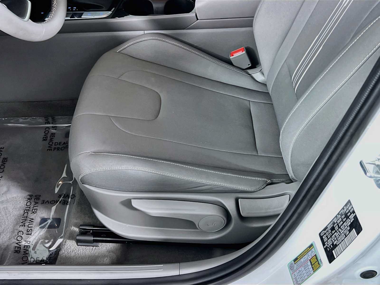 Certified 2024 Hyundai Elantra SEL w/ Convenience Package FWD image 20