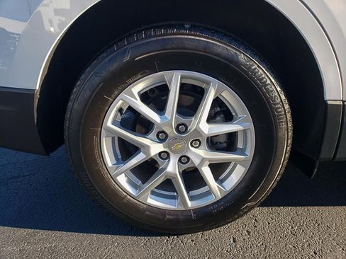 Used 2023 Chevrolet Equinox LS image 28