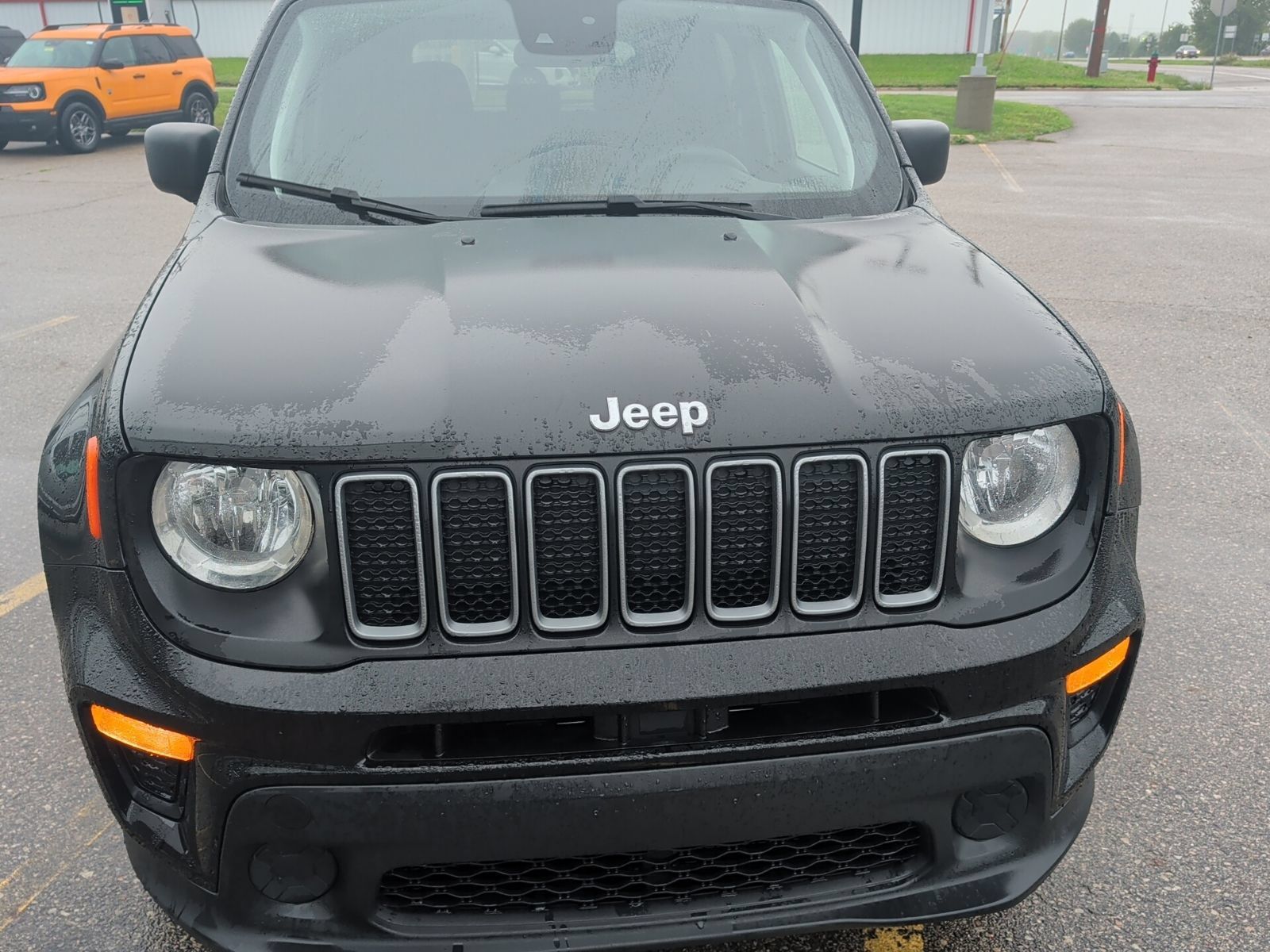 Used 2023 Jeep Renegade Latitude AWD/4WD image 8