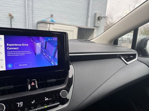 Used 2025 Toyota Corolla LE image 33