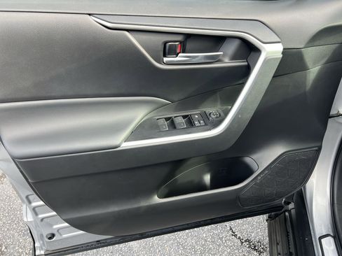 Used 2022 Toyota RAV4 XLE image 14