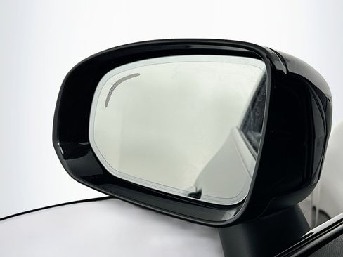 Used 2025 Volvo XC60 B5 Core image 16