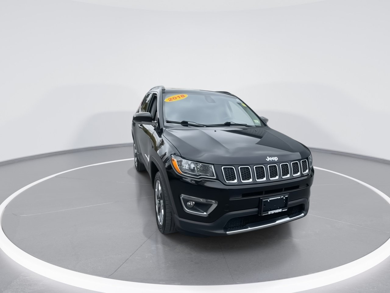 Used 2018 Jeep Compass Limited w/ Navigation Group AWD/4WD image 3