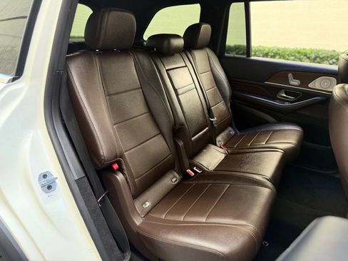 Used 2021 Mercedes-Benz GLS 450 4MATIC image 28