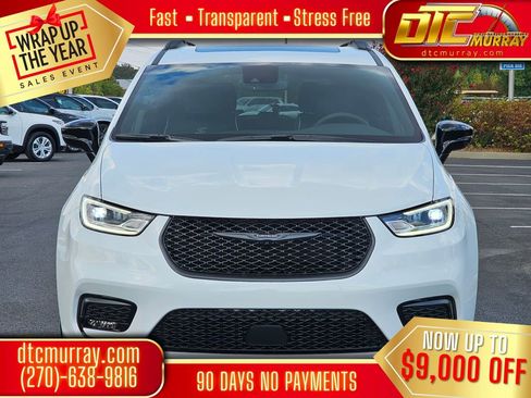 New 2026 Chrysler Pacifica Limited w/ Uconnect Theater Family Group image 3