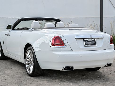 Used 2020 Rolls-Royce Dawn RWD image 12